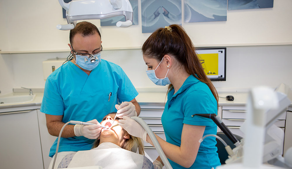 Behandlung beim Zahnarzt Oldenburg